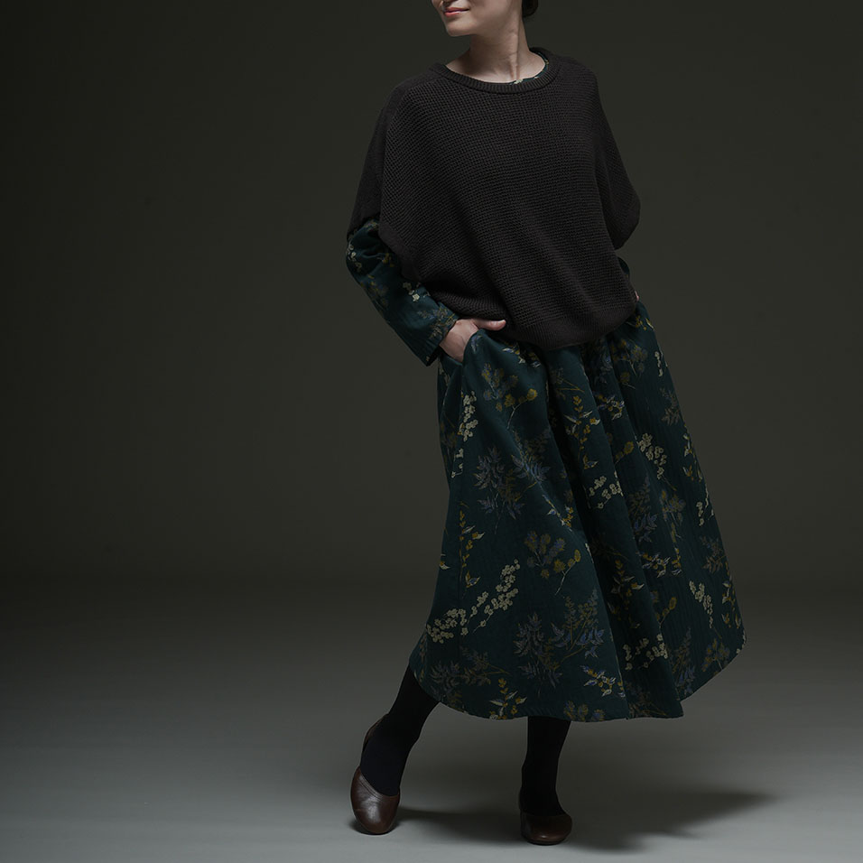 ワンピース×ニットベスト