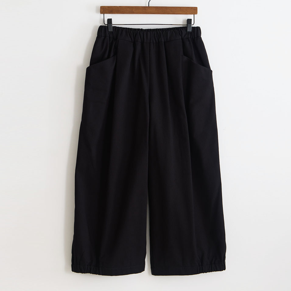 綿サテン裏起毛パンツ山漆（やまうるし） | 石見銀山 群言堂オンライン