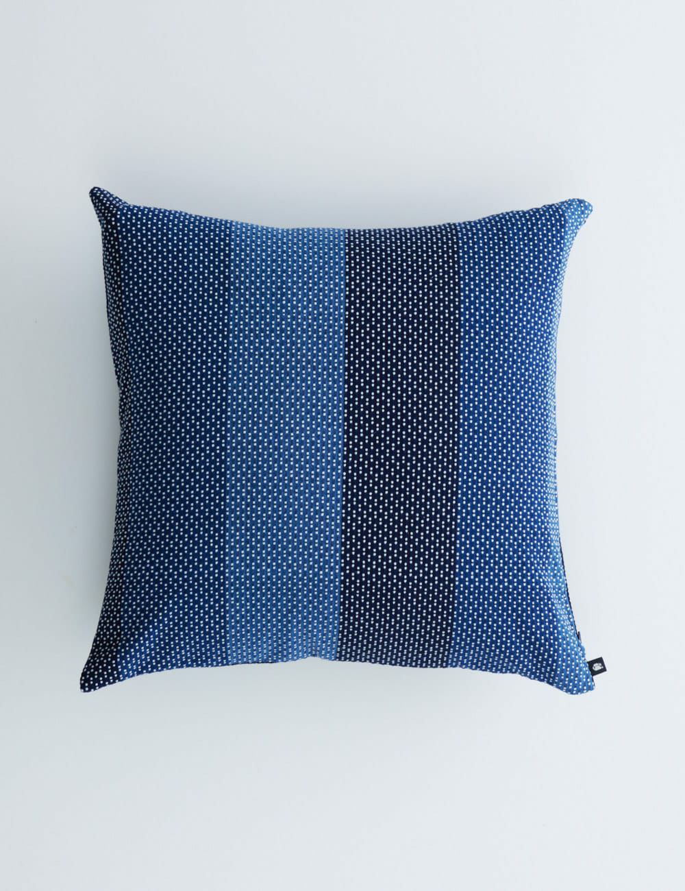 藍白刺子クッションカバー