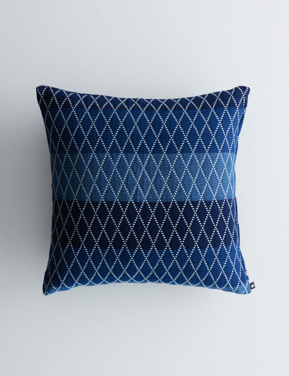  藍菱形刺子クッションカバー