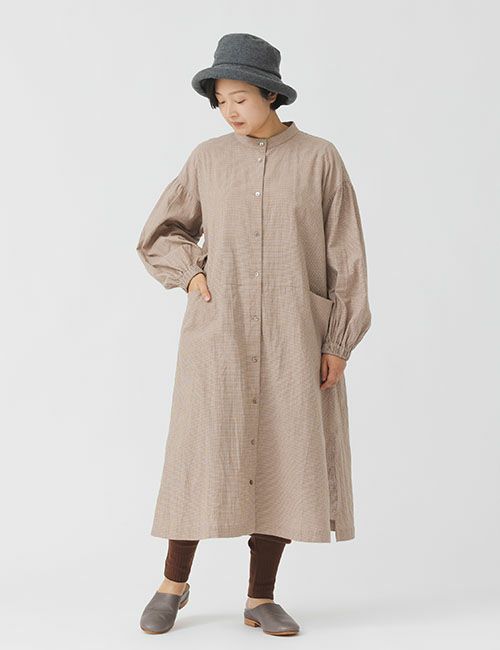 綿麻ワッシャーギンガム 袖口ゴムワークワンピース | 石見銀山 群言堂 