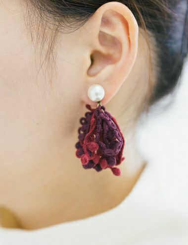 まる刺繍ピアス | 石見銀山 群言堂オンラインストア