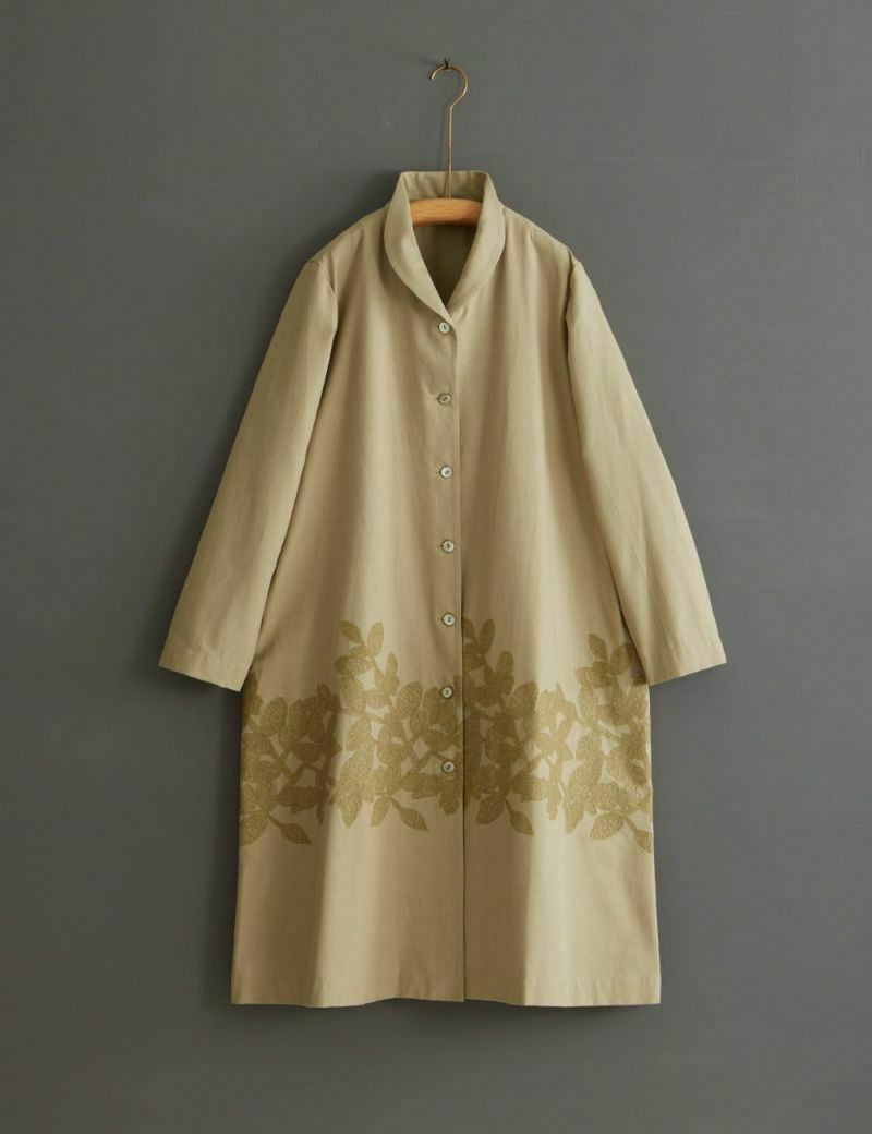 木陰の鳥刺繍ジャケット栃葉人参（とちばにんじん） | 石見銀山 群言堂