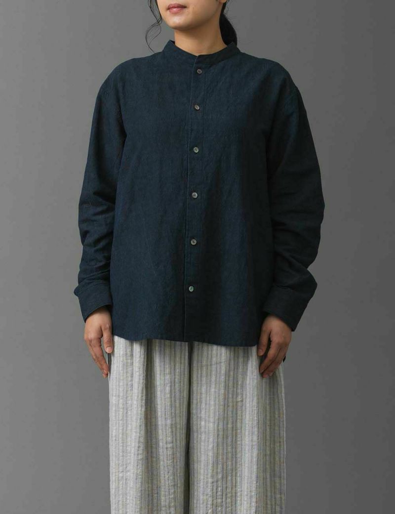 炭藍染綿麻平織　ブラウス節黒（ふしぐろ）
