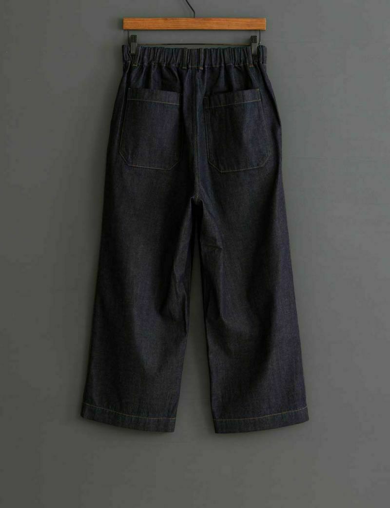 三綾ナチュラルデニムパンツ薄（すすき） | 石見銀山 群言堂オンライン