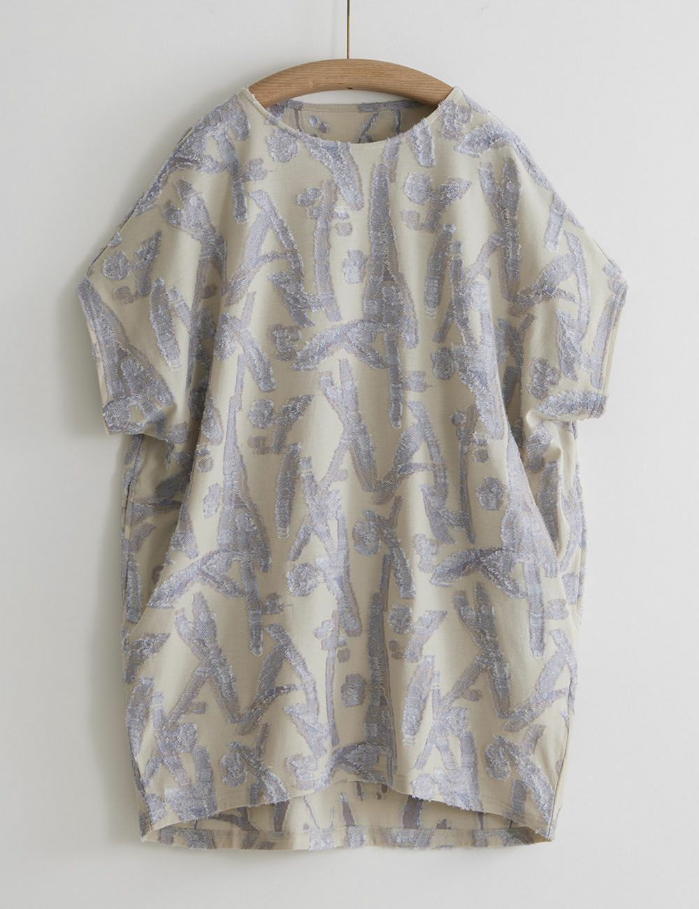 おもだかジャガードプルオーバー鶯神楽（うぐいすかずら）