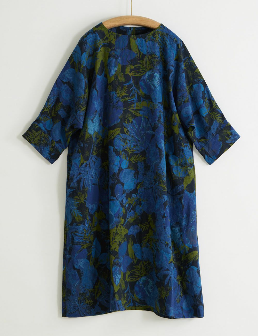 群言堂の、刺繍が素敵なチュニックです。 リネン夏の葉プリントチュニック花楓（はなかえで） | 石見銀山 群言堂