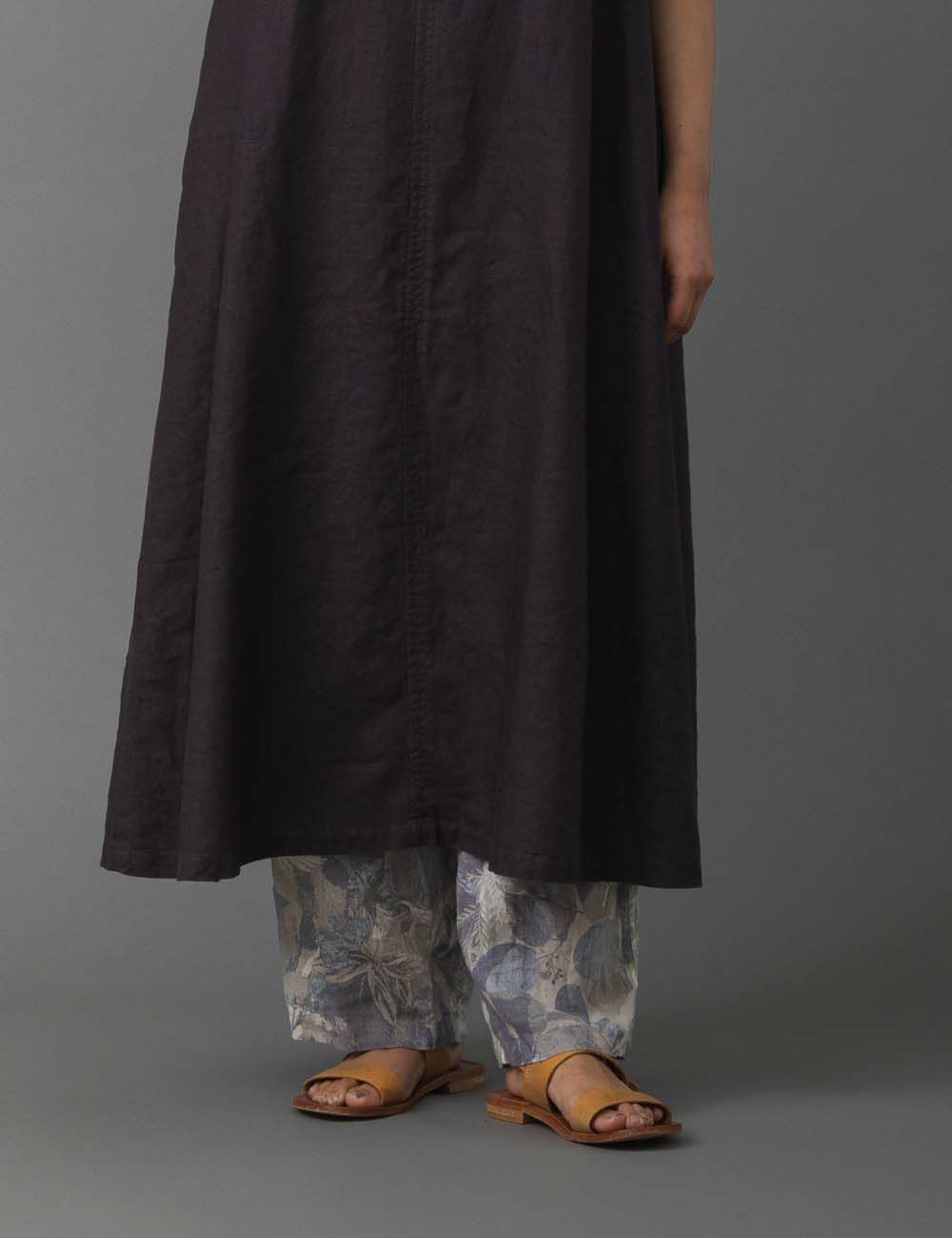 リネン夏の葉プリントパンツ庭常（にわとこ）