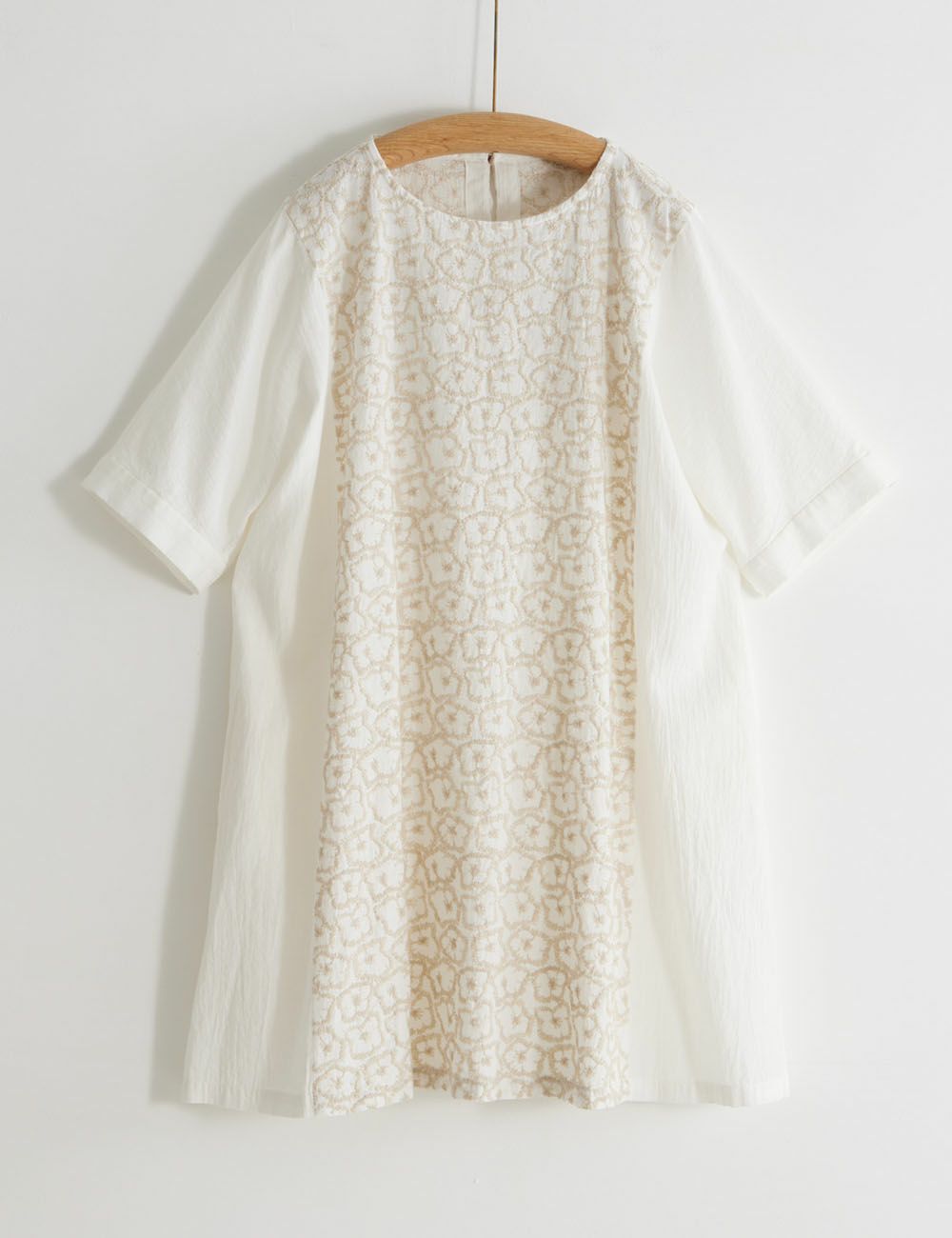 白粉花刺繍チュニック玉の緒（たまのお） | 石見銀山 群言堂オンライン