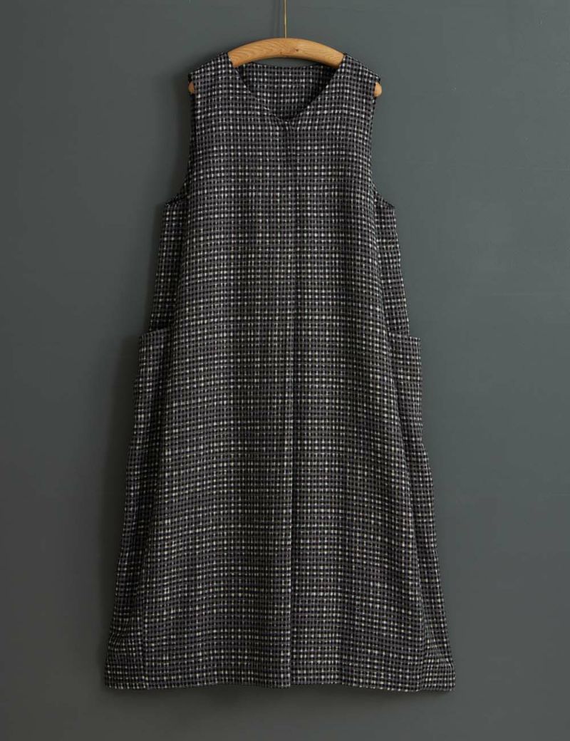 群言堂/登美　黒マンガン絣ジャンパースカート（毛56%綿44%）総裏付き 群言堂/登美 黒マンガン絣ジャンパースカート（毛56%綿44%）総裏付き