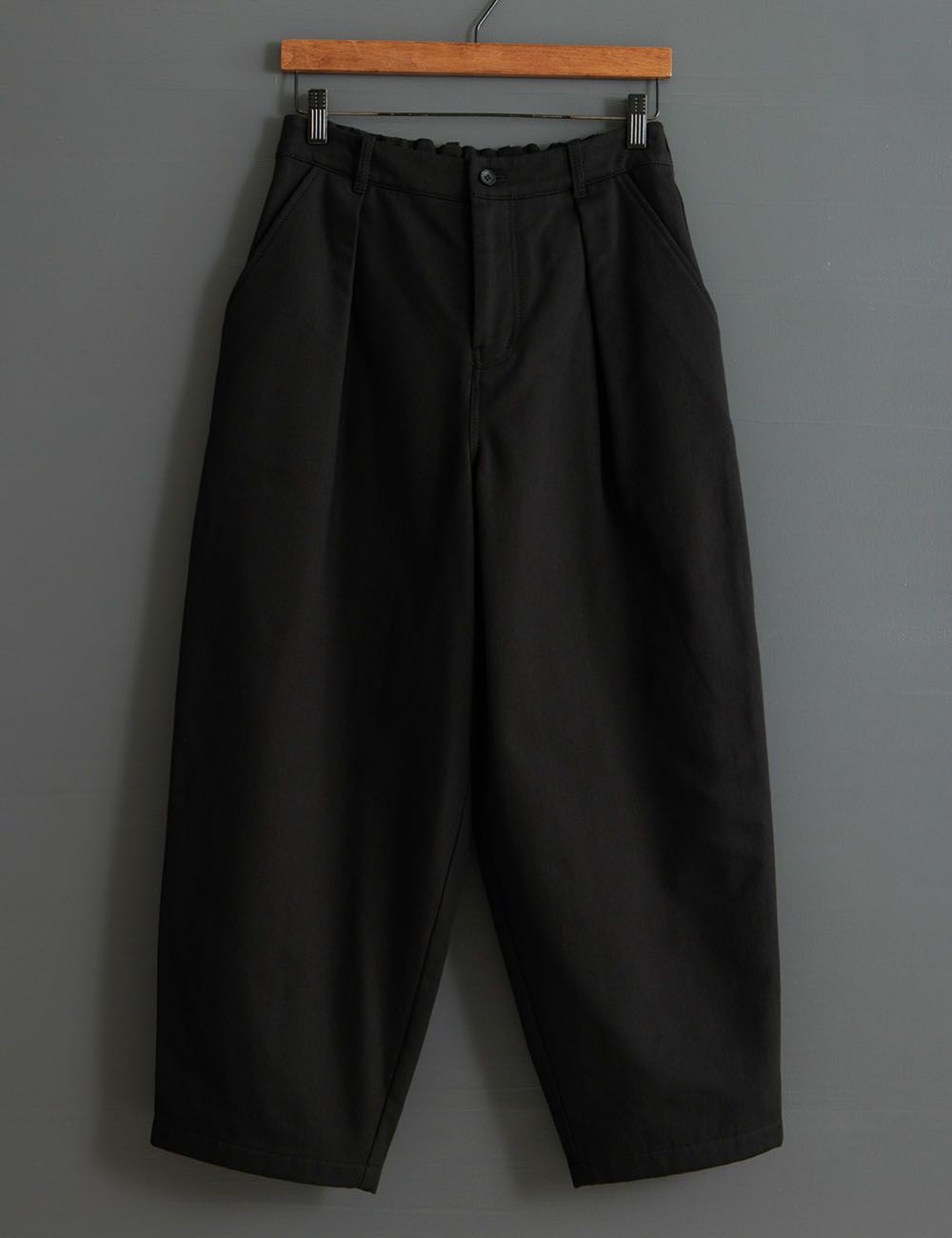 綿サテン裏起毛パンツ走野老（はしりどころ） | 石見銀山 群言堂