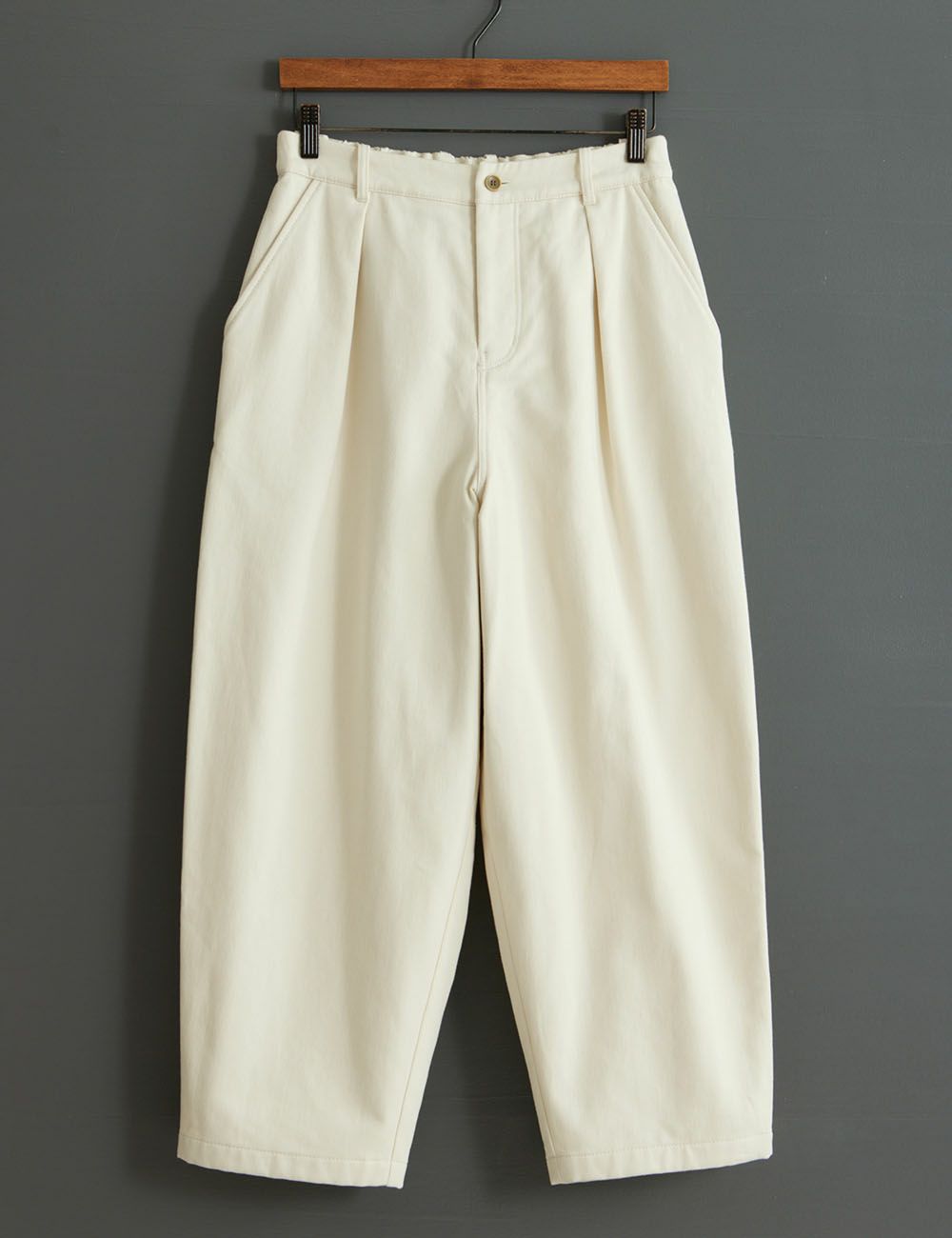 綿サテン裏起毛パンツ走野老（はしりどころ） | 石見銀山 群言堂