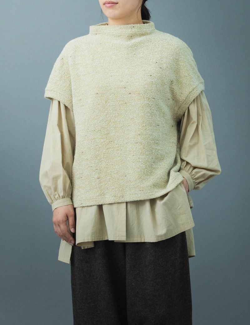 無染色ウールニットベスト伽羅木（きゃらぼく） | 石見銀山 群言