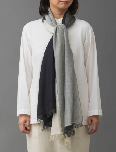 新品タグ付　群言堂　スカーフ　ストール　ショール 新品タグ付 群言堂 スカーフ ストール ショール 泥藍染ストール