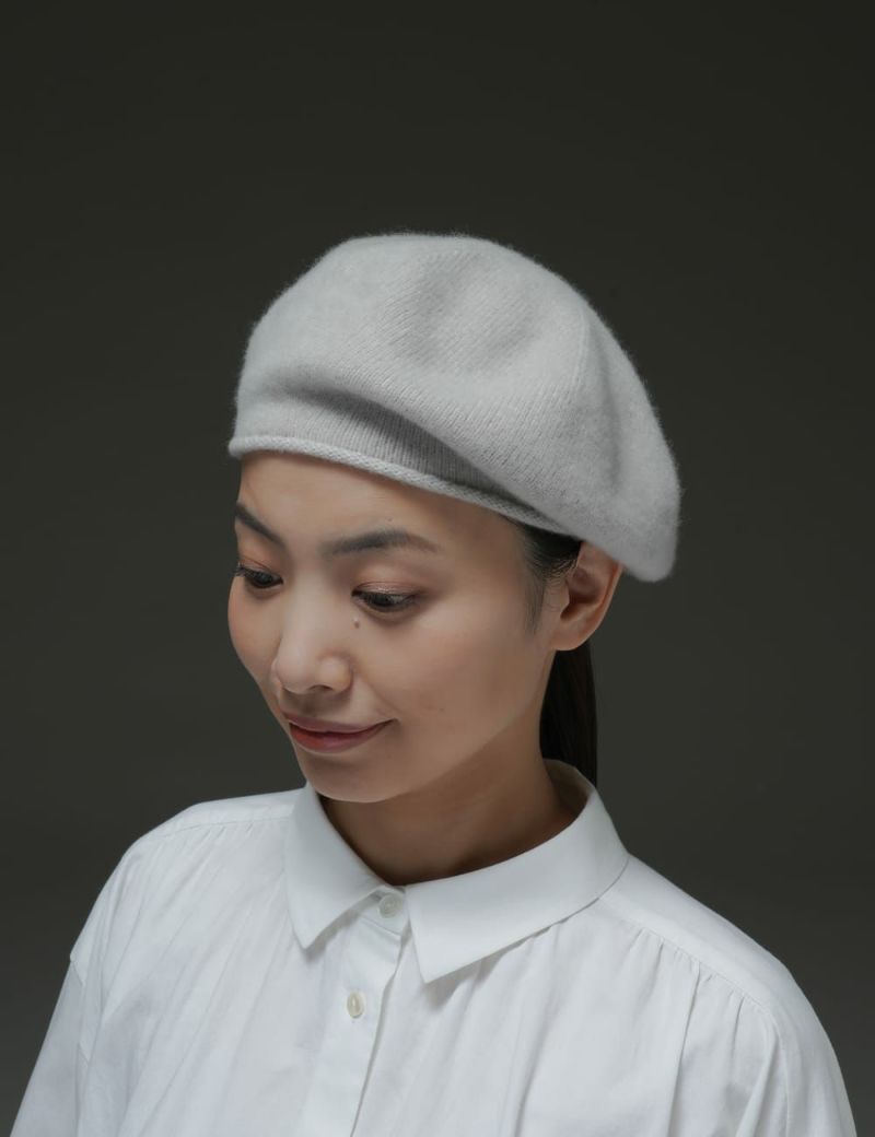 美品 根々 群言堂 ベレー帽 ウール 日本製 帽子 ネネ レディース グレー 美品 根々 群言堂 ベレー帽 ウール 日本製 帽子 ネネ レディース