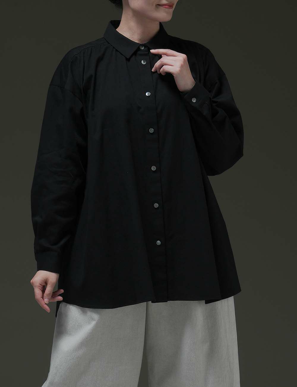 綿サテンブラウス山香（やまこうばし）