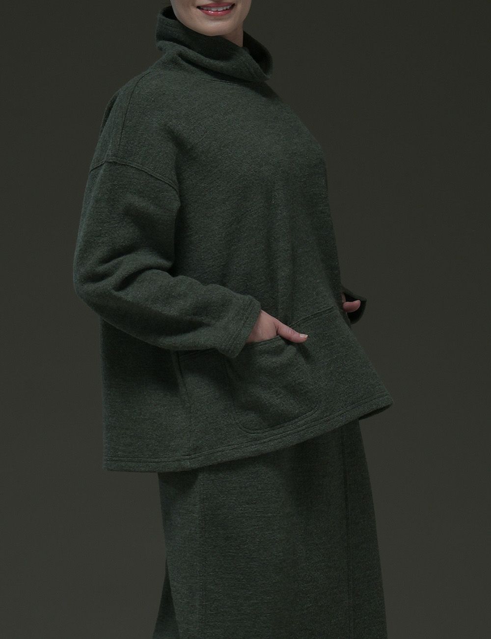 ウールトップクレーター　プルオーバー浜沈丁（はまじんちょう）