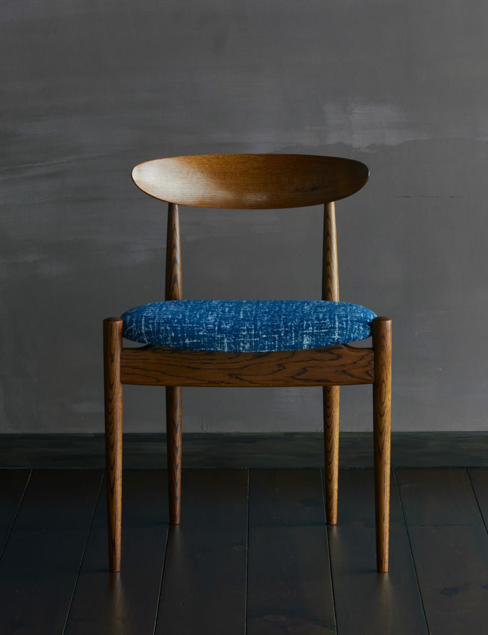 コラボレーション Swallowチェア｜オークヴィレッジ × 群言堂