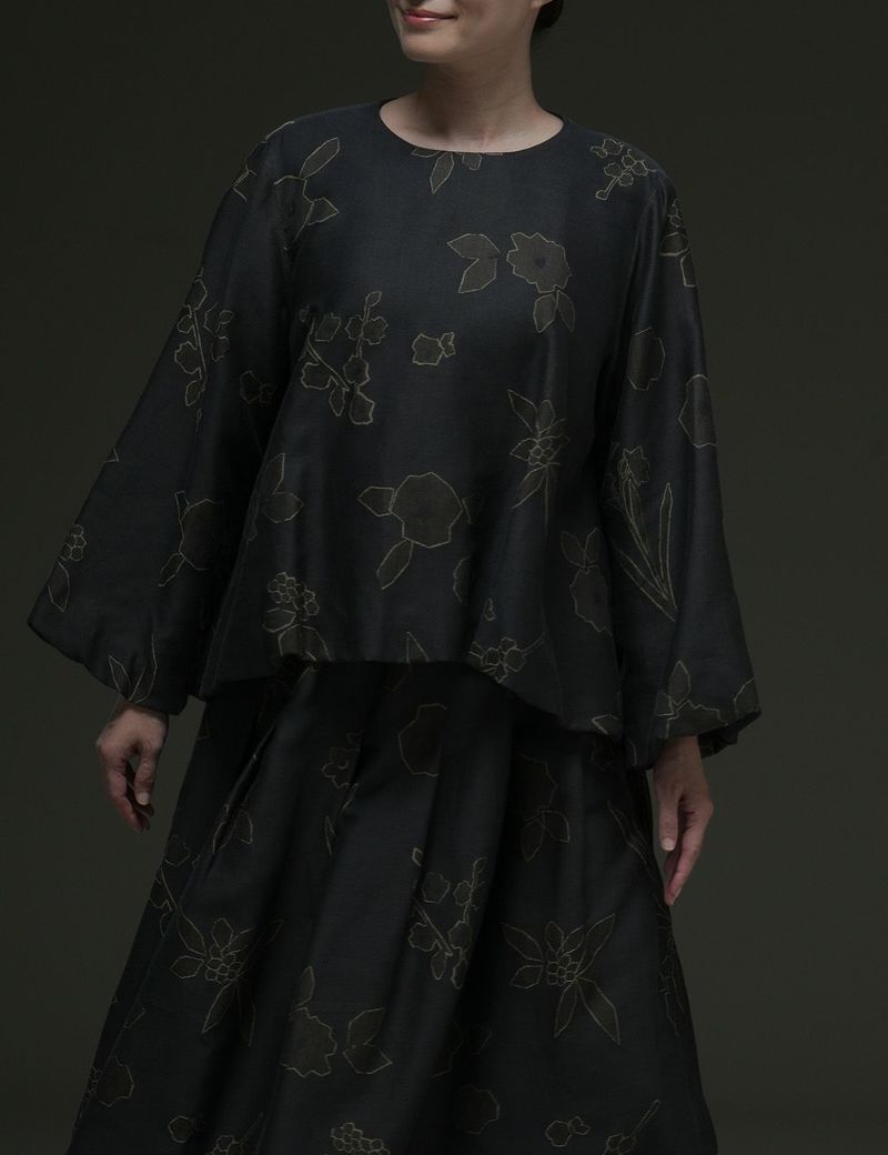 寒花ジャガードプルオーバー山蛍袋（やまほたるぶくろ）