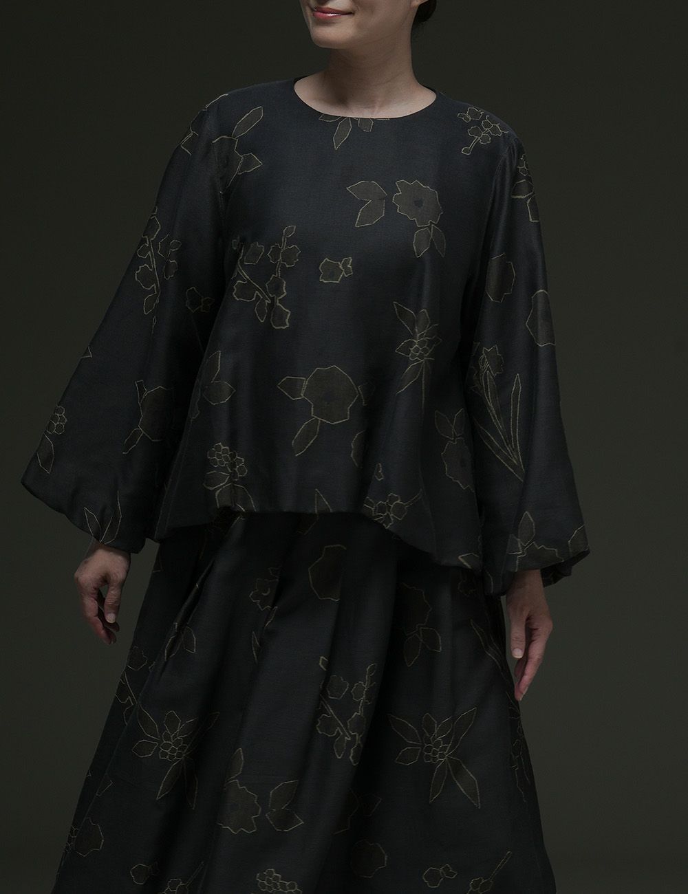 寒花ジャガードプルオーバー山蛍袋（やまほたるぶくろ）