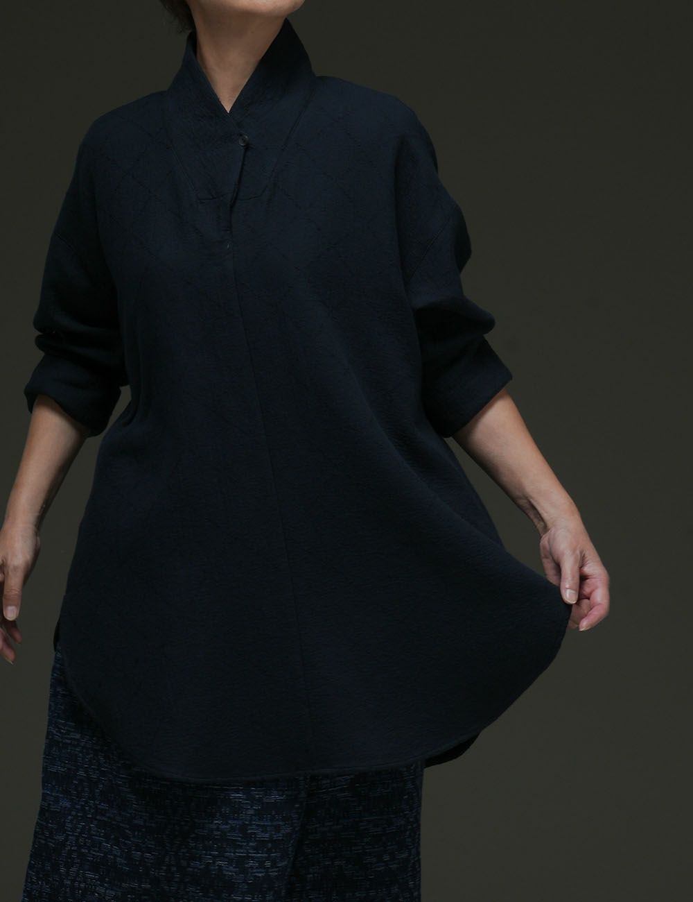 刺子風通織プルオーバー白釣舟（しろつりふね） | 石見銀山 群言堂