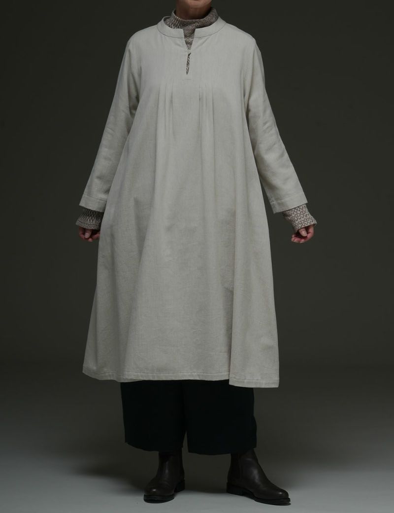 綿シルク綾織ワンピース端取草（つまとりそう）