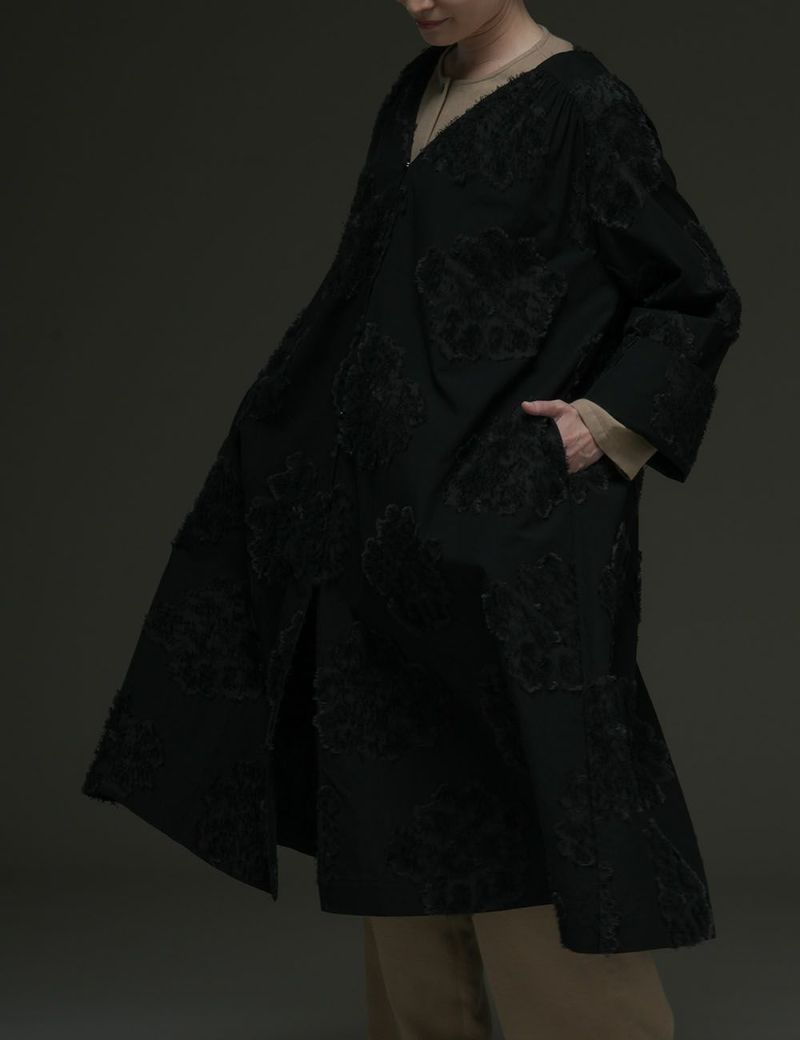 花群れジャガードジャケット壇香梅（だんこうばい） | 石見銀山 群言堂