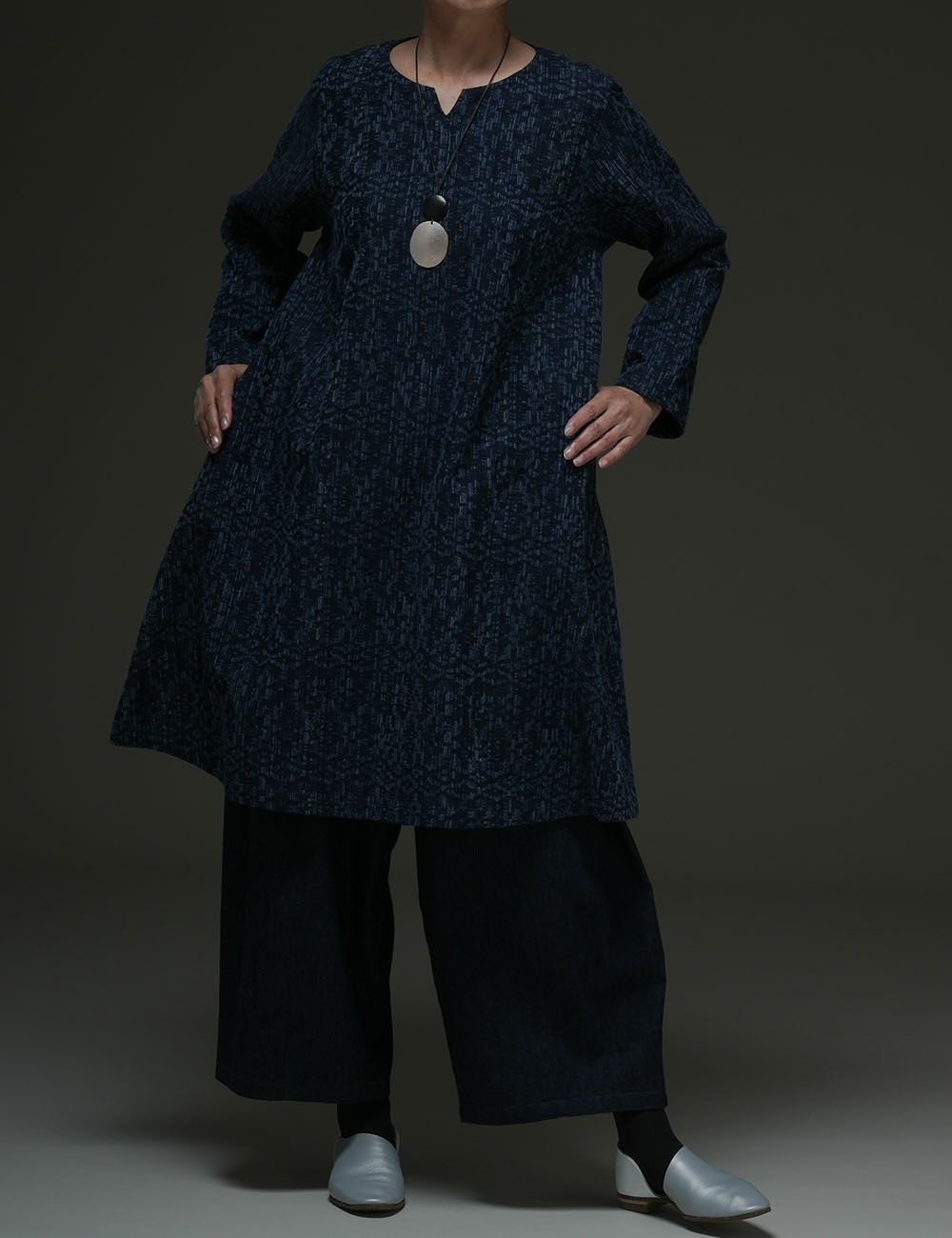 インディゴ変わり織ジャガードチュニック鵯花（ひよどりばな） | 石見